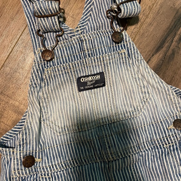 Two sets of 12-18 month Oshkosh overalls. - Picture 2 of 4